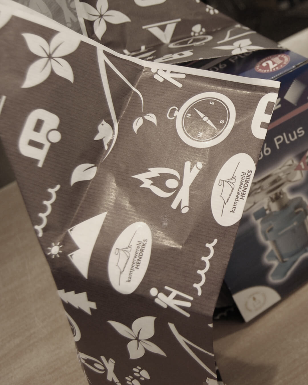 marco westerkamp - kampeerwereld cadeaupapier2
